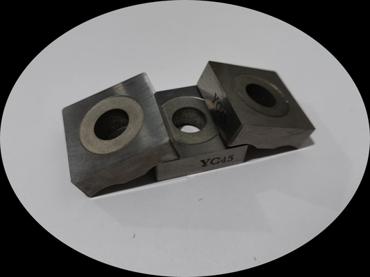 Khai thác cacbua YC45 Chèn lưỡi cắt CNC màu bạc cho thép đúc
